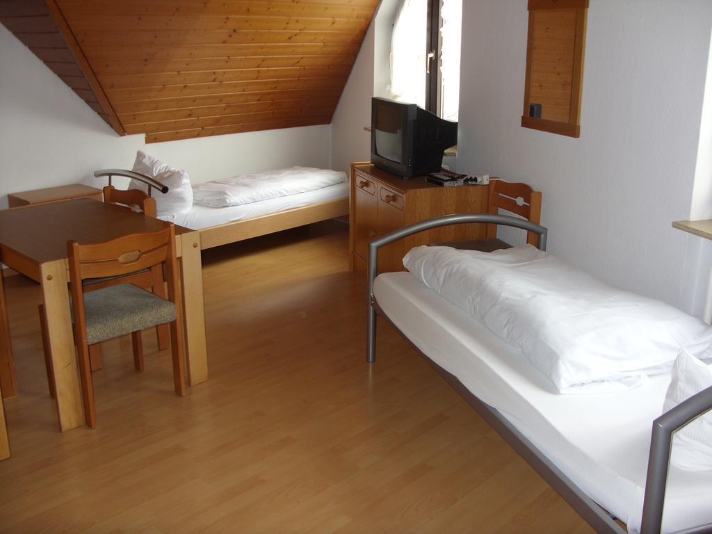 Hotel Gasthaus Zum Lamm Schallstadt Zimmer foto