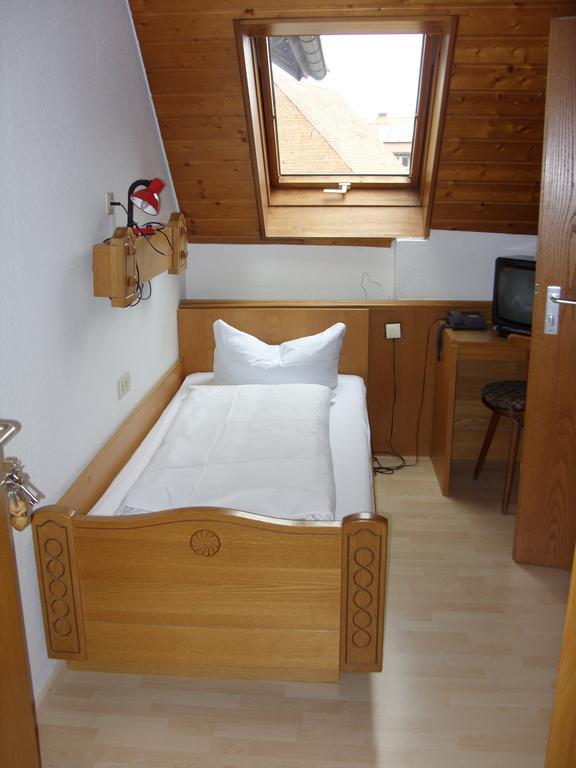 Hotel Gasthaus Zum Lamm Schallstadt Zimmer foto