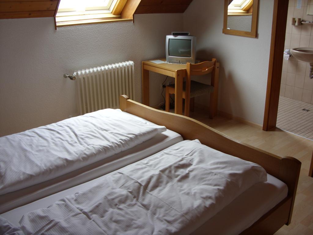 Hotel Gasthaus Zum Lamm Schallstadt Zimmer foto